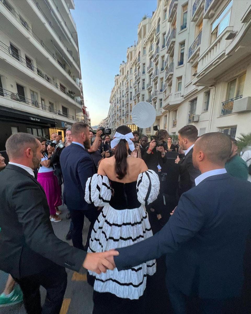 instagram.com/bellahadid
