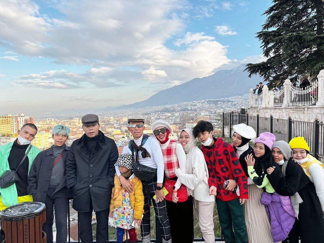 instagram.com/genhalilintar