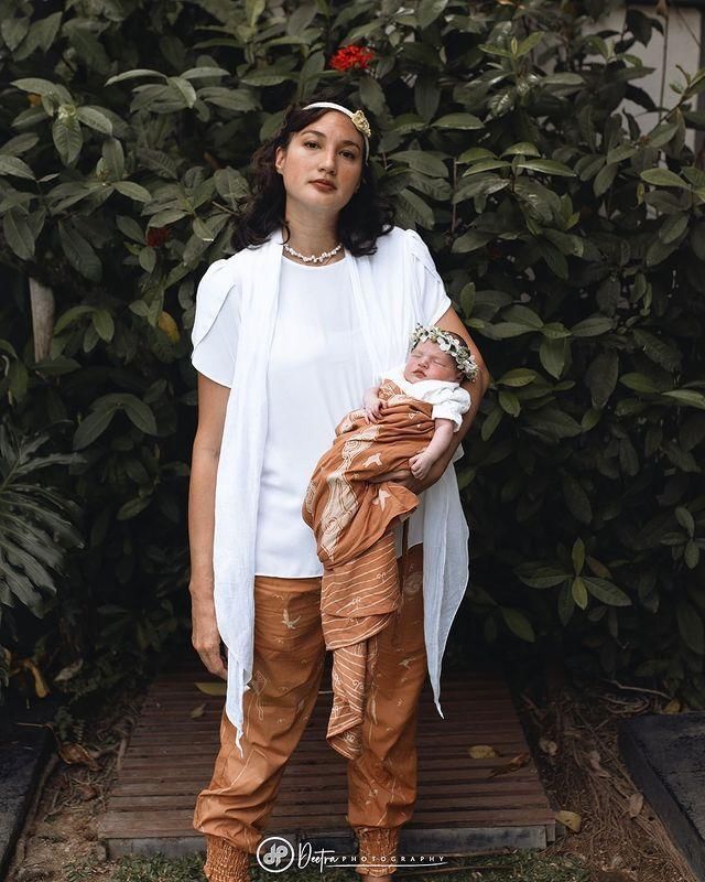 Instagram.com/nadinelist