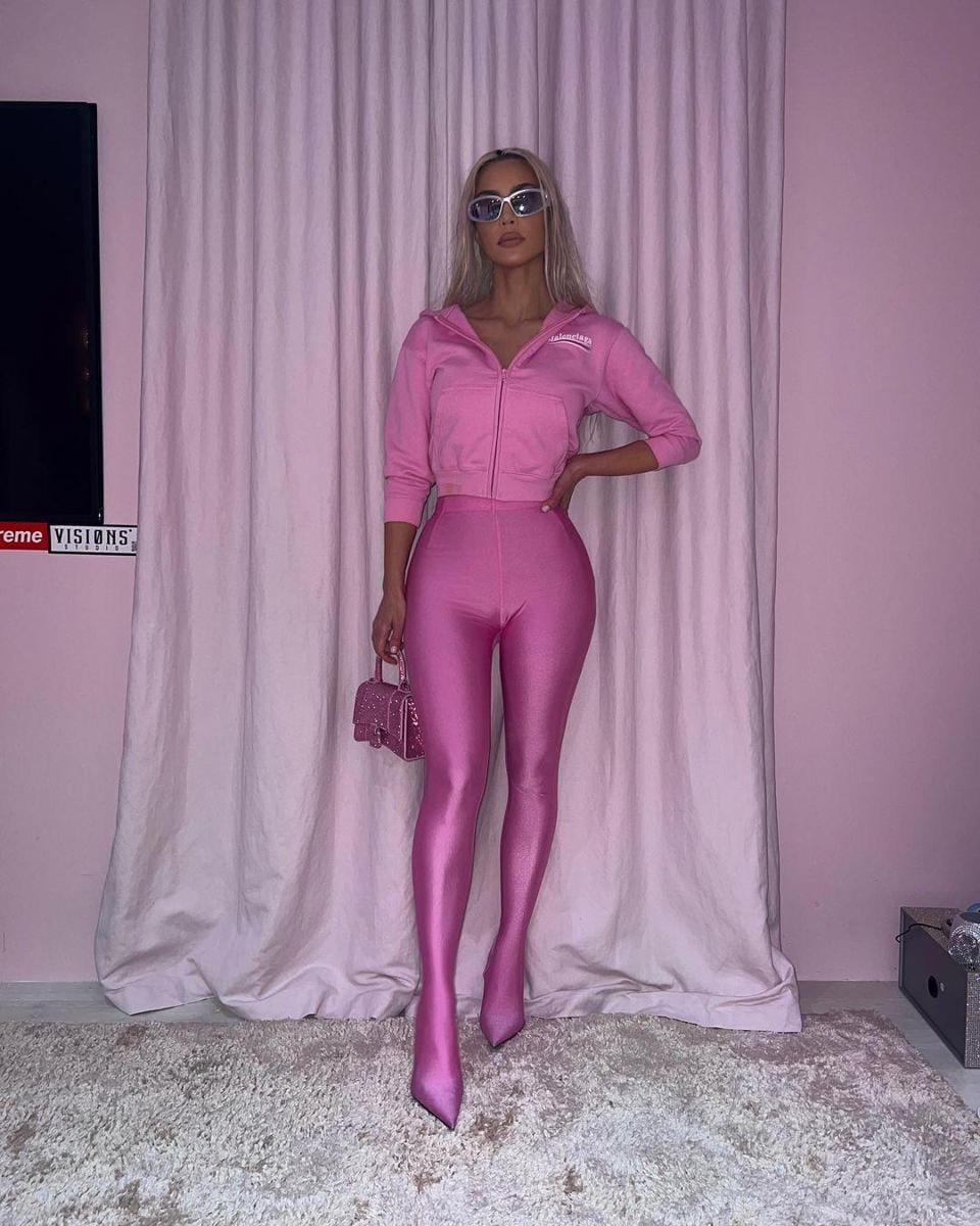 instagram.com/kimkardashian