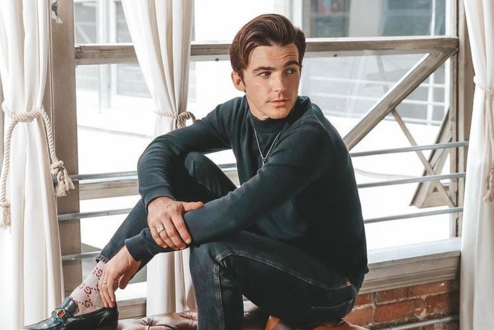 instagram.com/drakebell