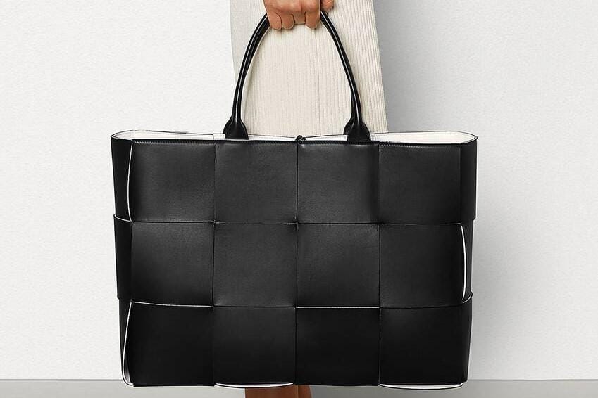 #PopbelaOOTD: Rekomendasi Tote Bag Rancangan Desainer