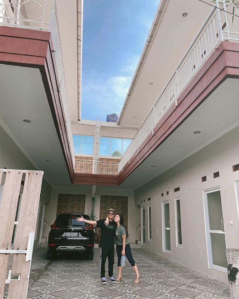 Instagram.com/tiarapangestika