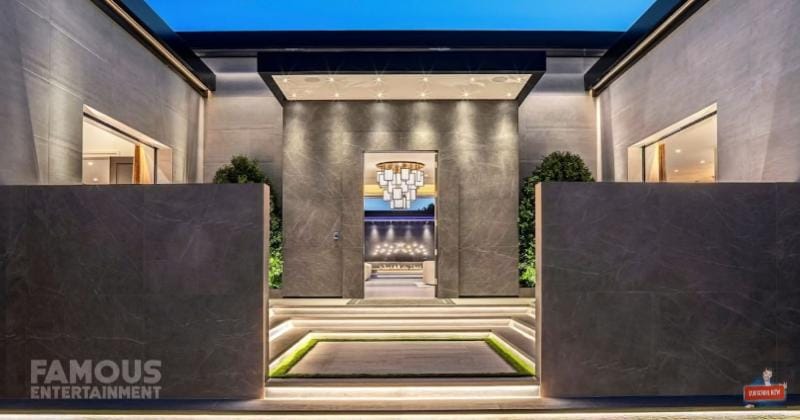 YouTube.com/Famous Entertainment