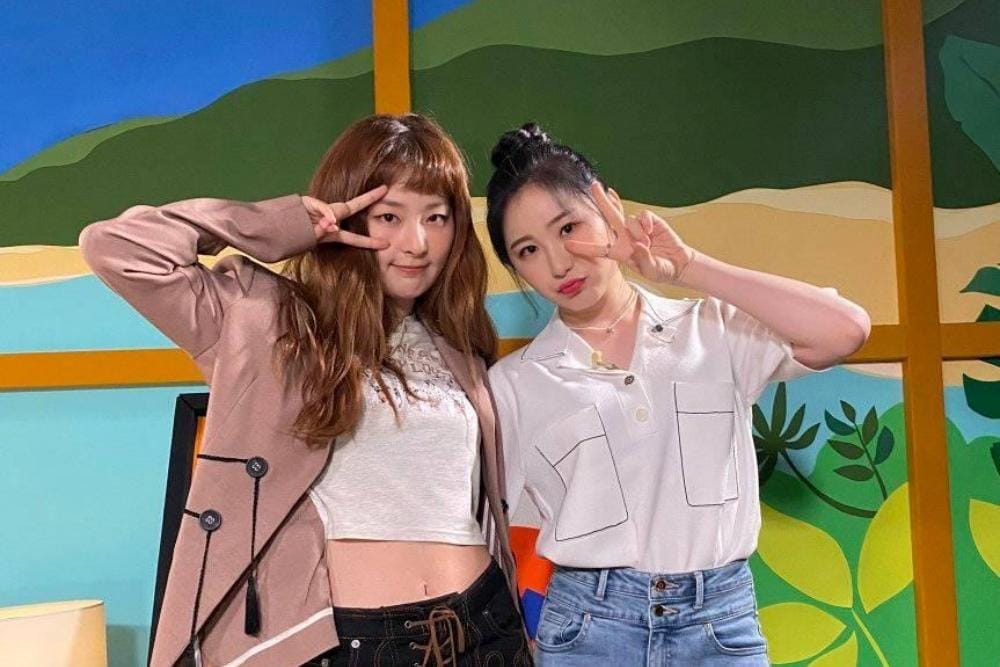 Bak Anak Kembar, 7 Potret Persahabatan Seulgi 'Red Velvet' & Chaeyeon