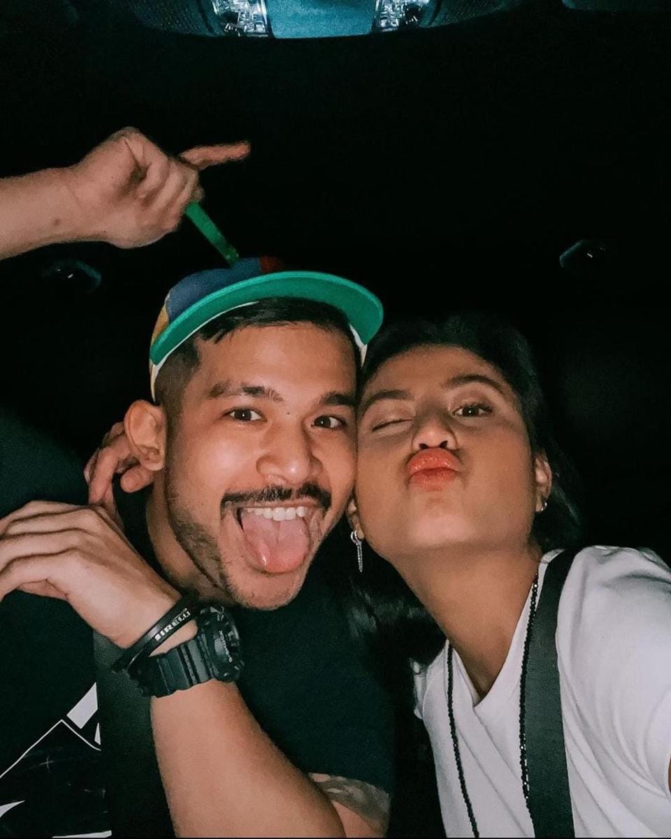 instagram.com/awkarin