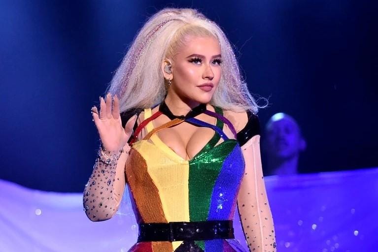 Gaya Seksi Christina Aguilera di Panggung, Pakai Kostum 'Tak Senonoh'