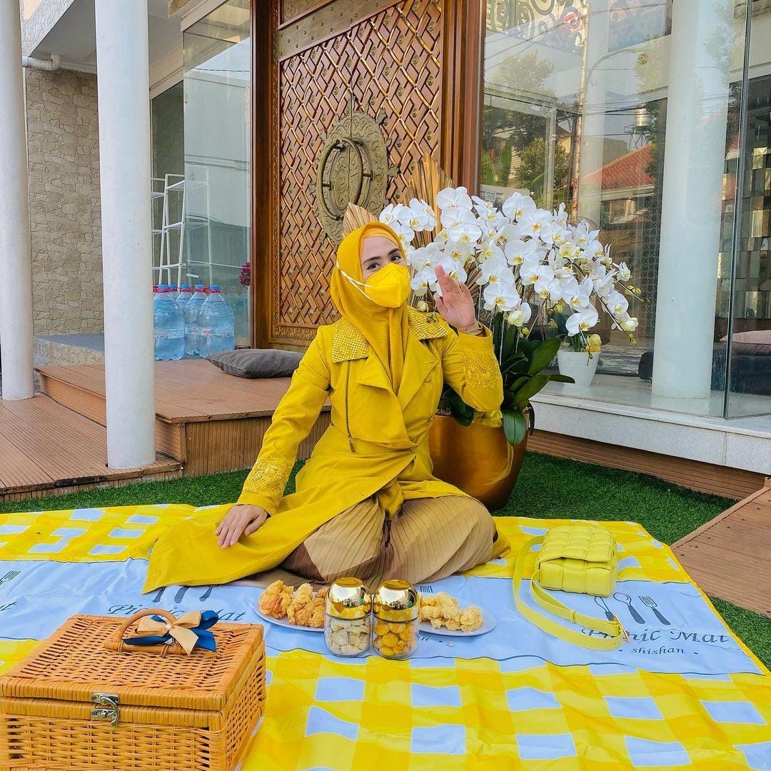 instagram.com/apriljasmine85