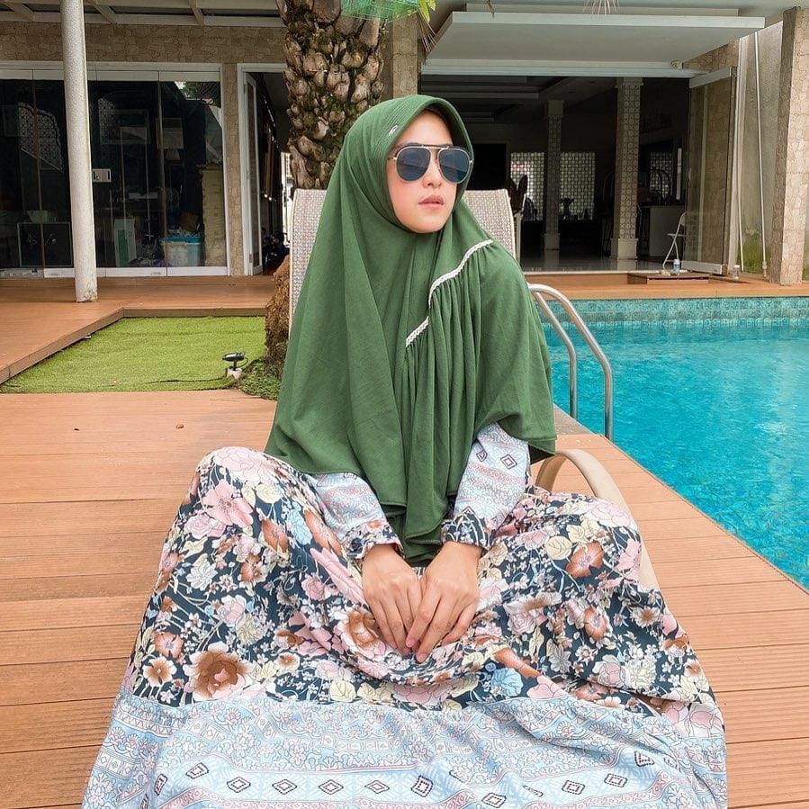 instagram.com/apriljasmine85