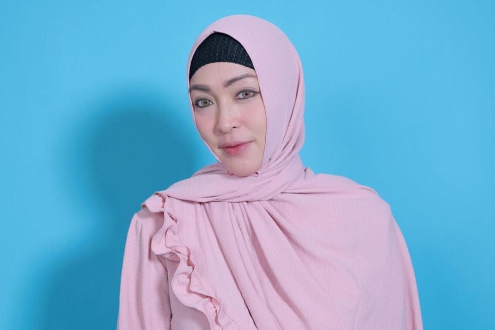 instagram.com/angelinasondakh09