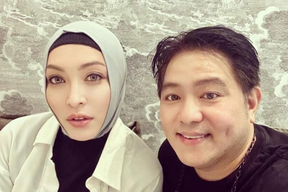 instagram.com/angelinasondakh09