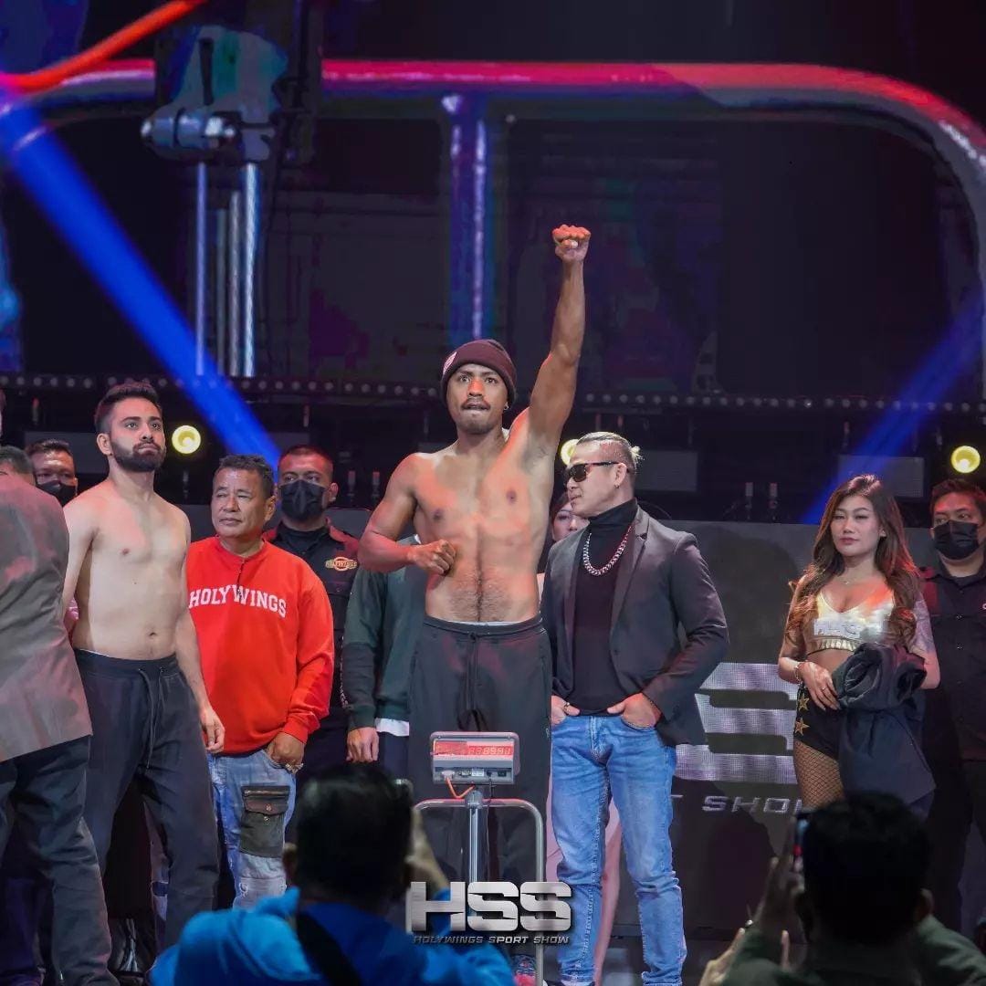 instagram.com/holywingssportshow