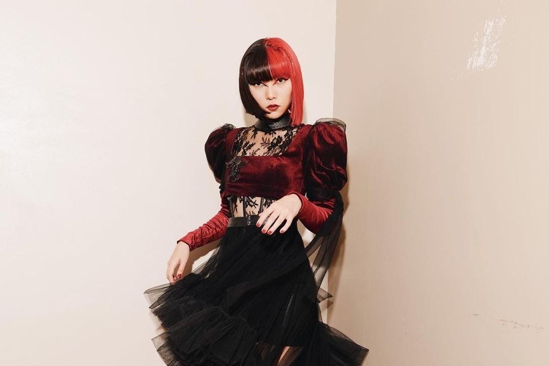 Isyana Sarasvati Ubah Personal Style untuk Konser Terbaru