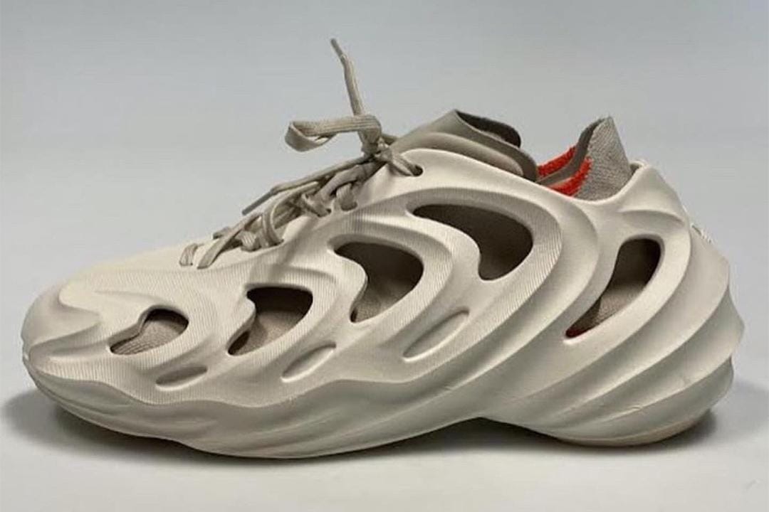 adidas akan Rilis Sepatu 'Misterius', Netizen Duga Itu Yeezy!