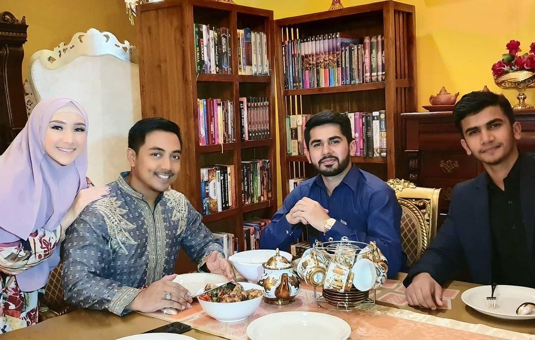 instagram.com/ustdzrizamuhammad