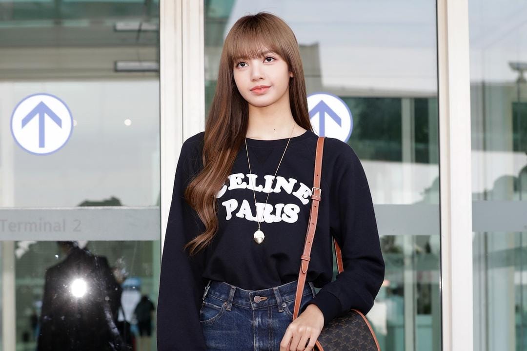 Inspirasi Airport Fashion a La K-pop Idol