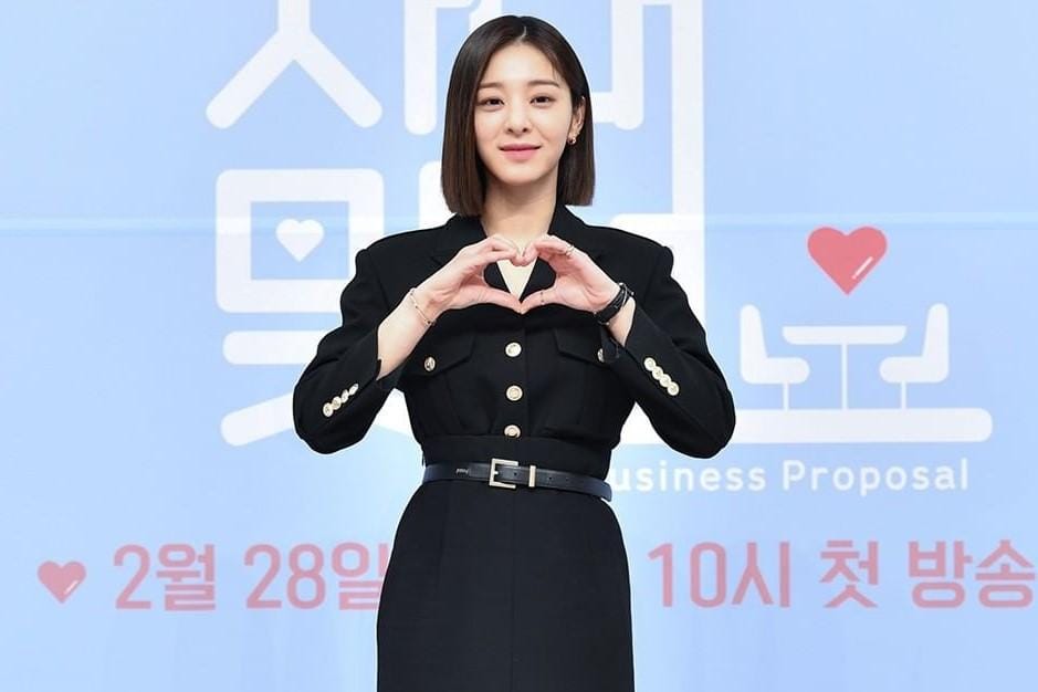 Seol In Ah Jadi Wajah Baru Merek Tas Korea Marhen.J