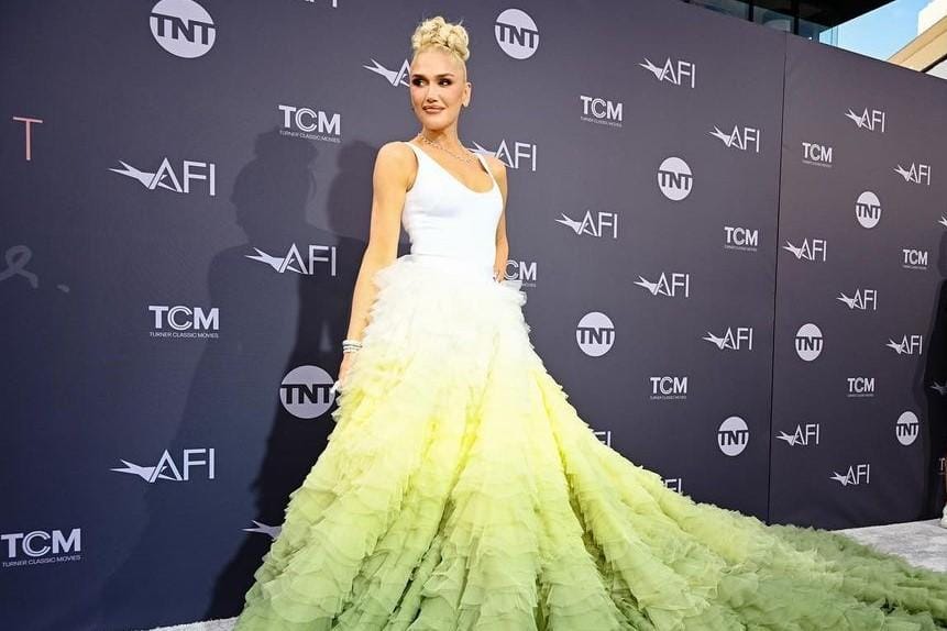 Gwen Stefani Pakai Outfit Hijau Gradasi di American Film Institute