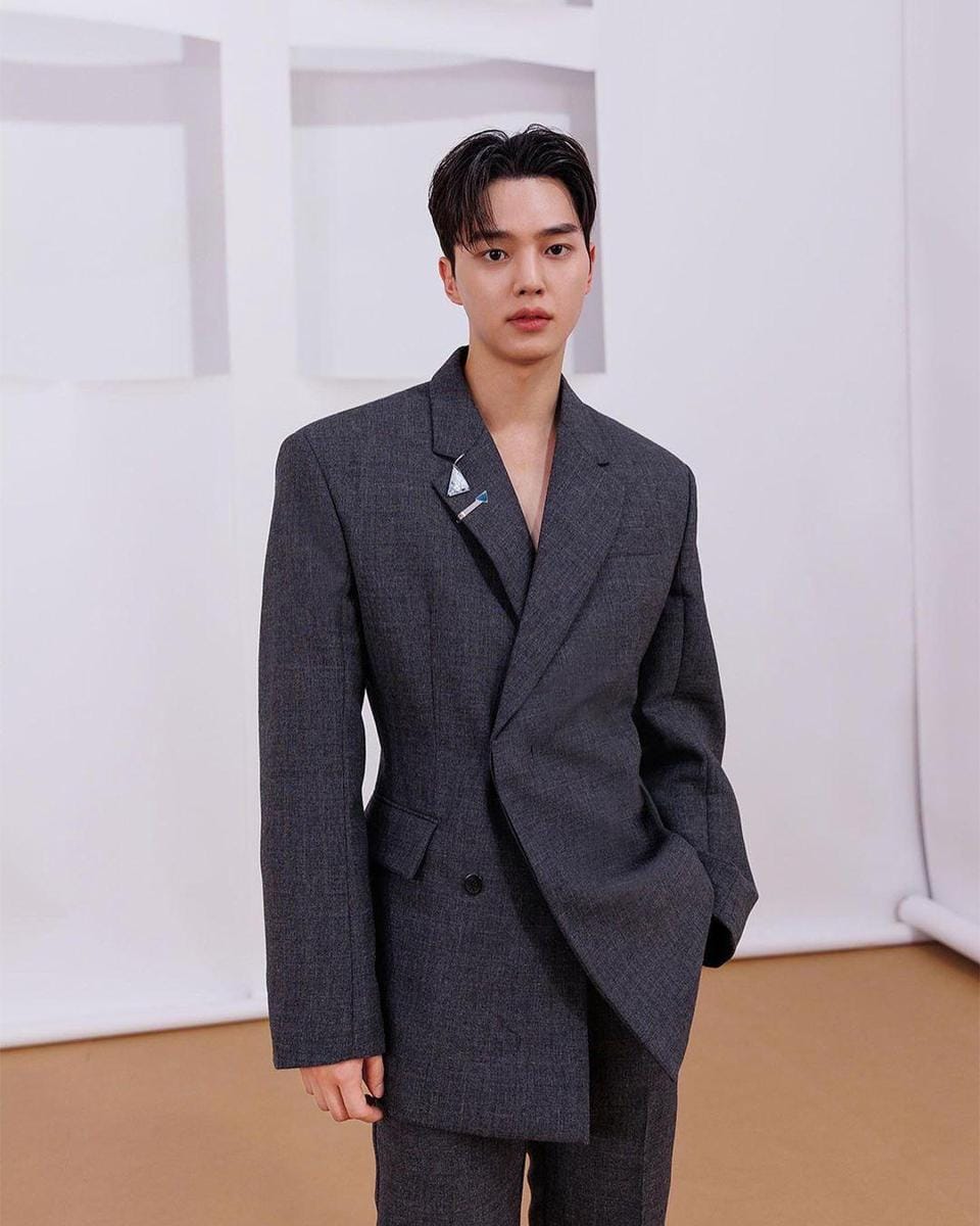 instagram.com/prada