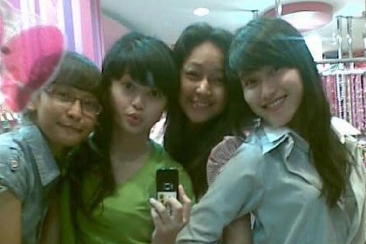 instagram.com/ayutingting92