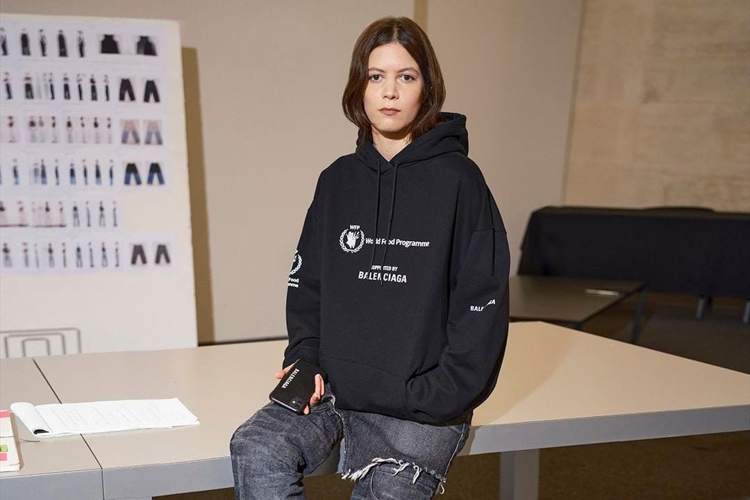 Perangi Kelaparan, Balenciaga Rilis Koleksi Kerjasama dengan WFP