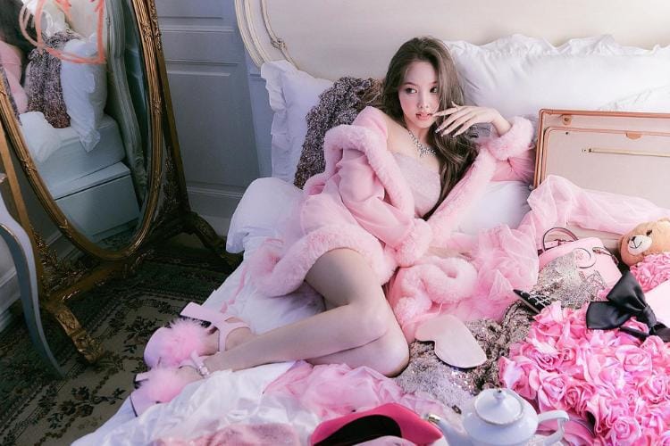 Menggemaskan Sejak Kecil, Begini Transformasi Nayeon 'TWICE'