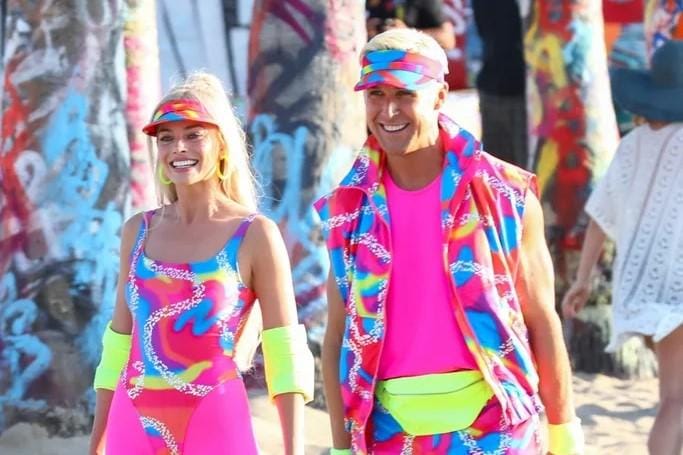 Gaya Margot Robbie & Ryan Gosling di Lokasi Syuting 'Barbie'