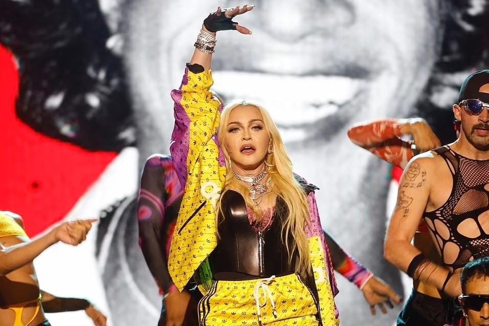 Gaya Seksi Madonna di Panggung Saat Rayakan Pride Month
