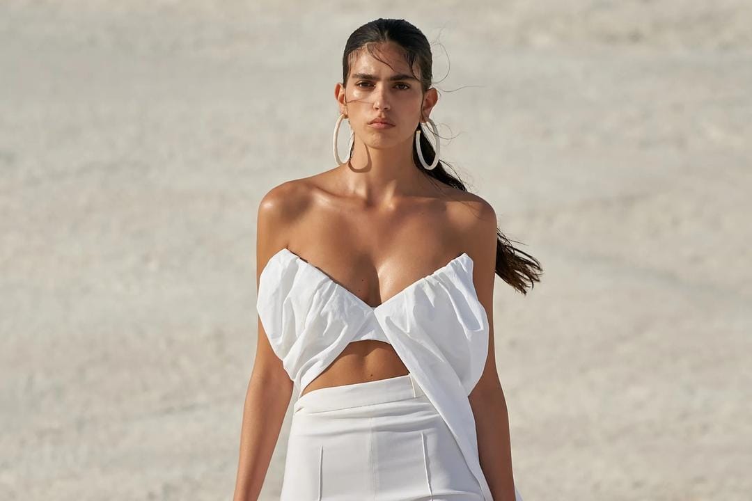 Detail Menarik Jacquemus Fall 2022, Lokasi Gurun hingga Tamu Seleb