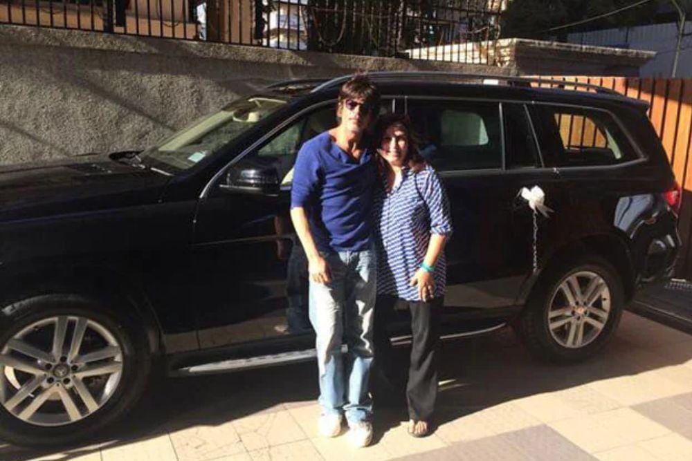 twitter.com/TheFarahKhan