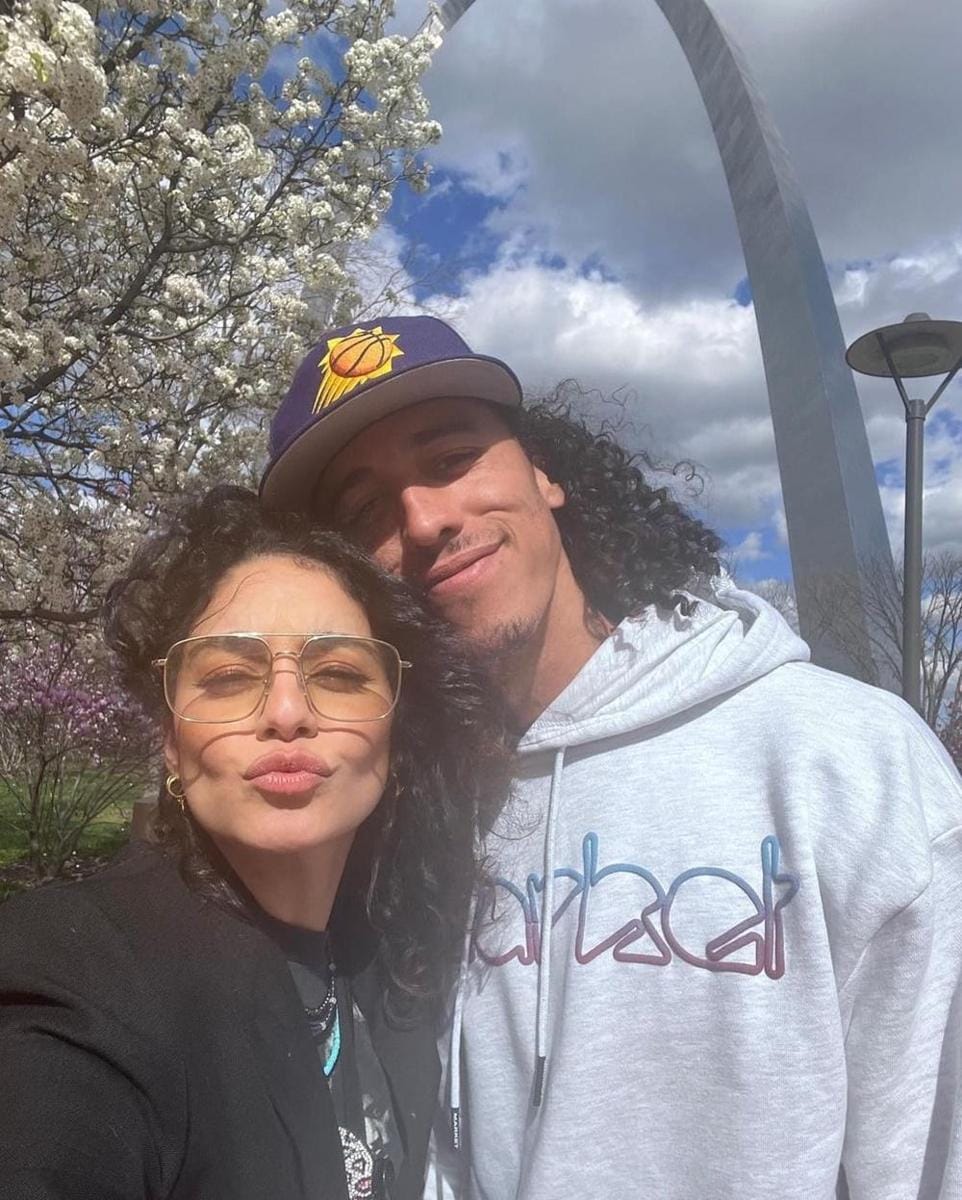 instagram.com/vanessahudgens
