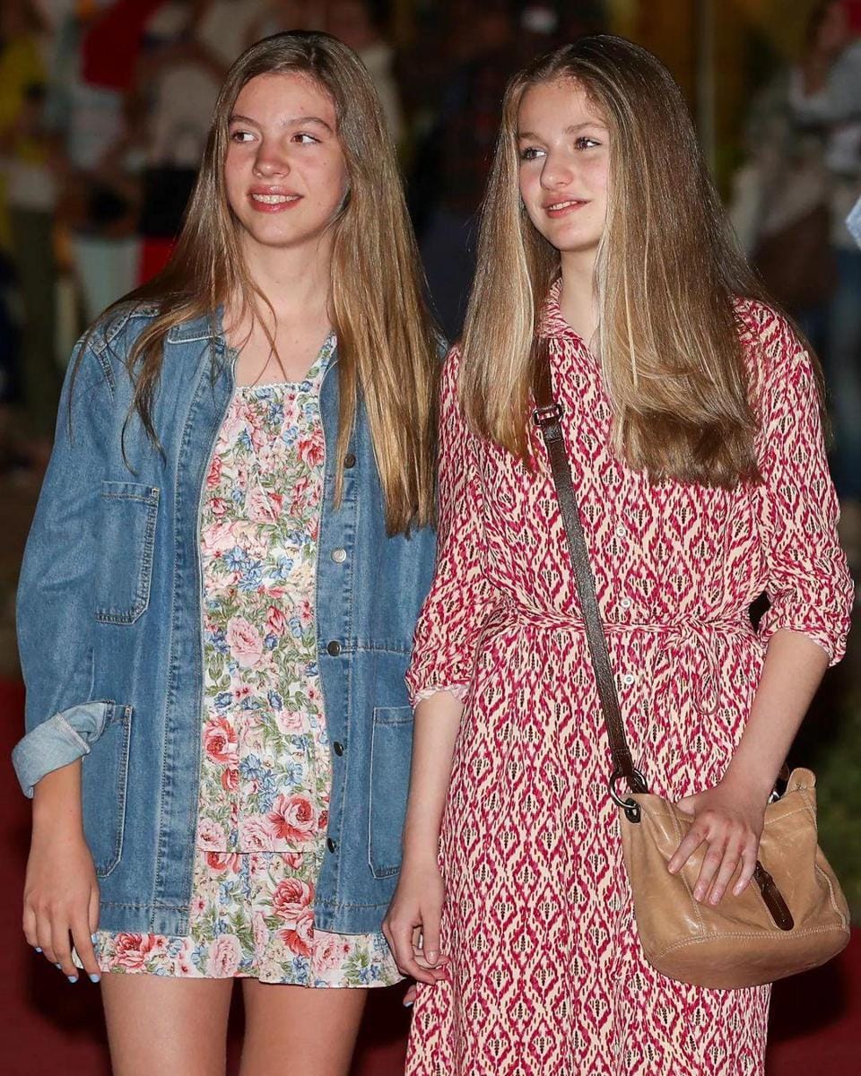 twitter.com/RegalFille