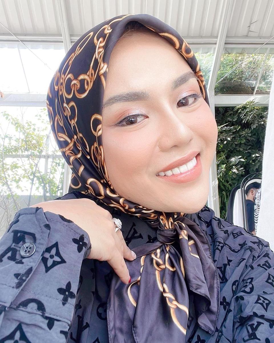 instagram.com/medinazein