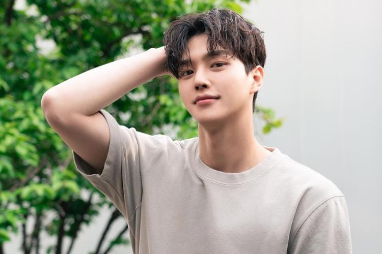 instagram.com/songkang_b