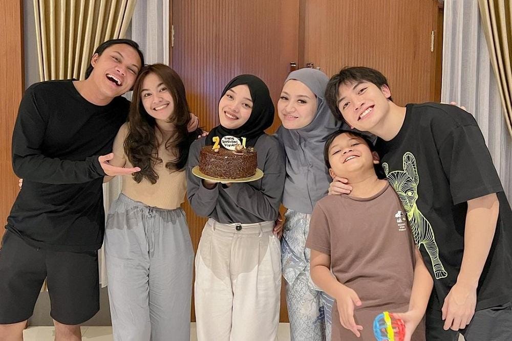 Instagram.com/putridelinaa