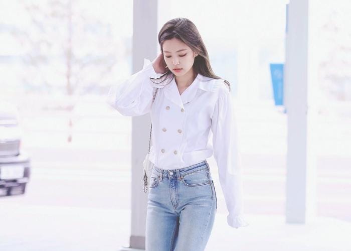 Momen Airport Fashion Jennie BLACKPINK, Pakai Chanel hingga Converse