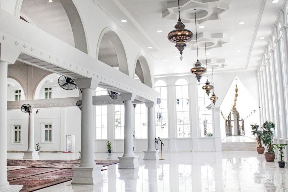 instagram.com/iiss_iihs