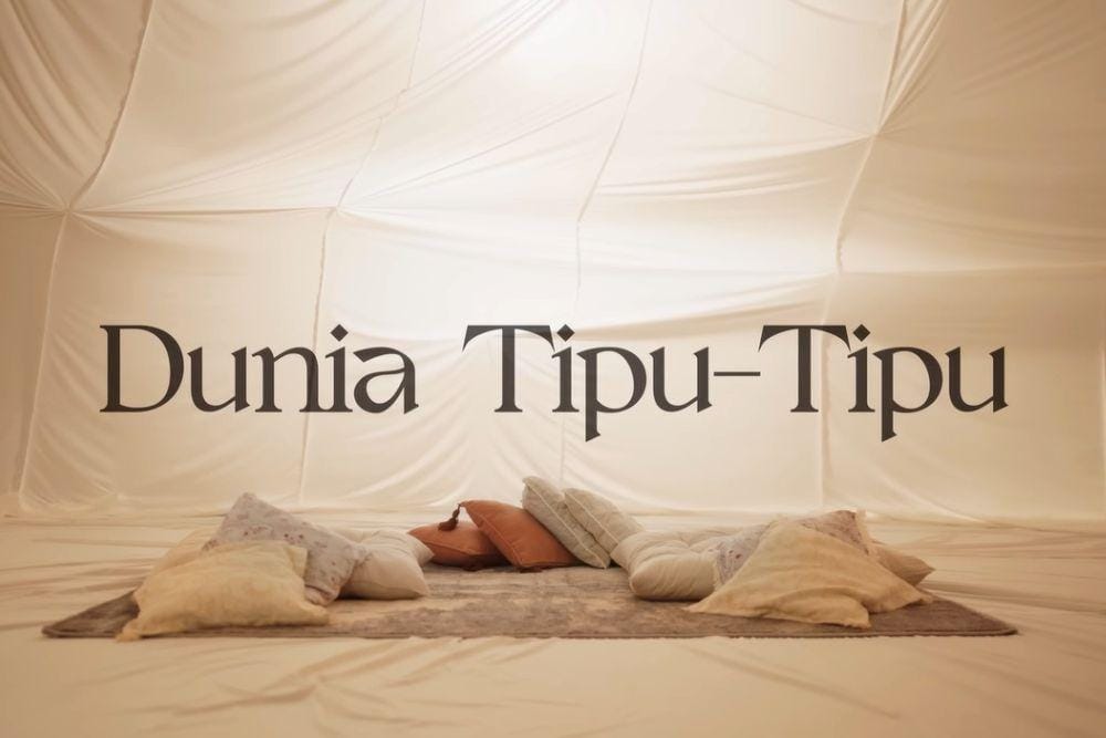 youtube.com/YURA YUNITA