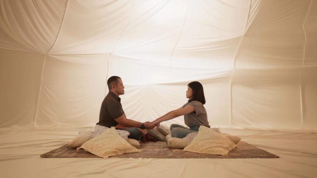 youtube.com/YURA YUNITA