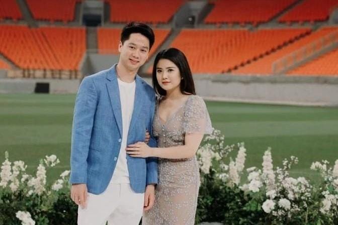 Gaya Glamor Valencia Tanoesoedibjo saat Dilamar Kevin Sanjaya di JIS