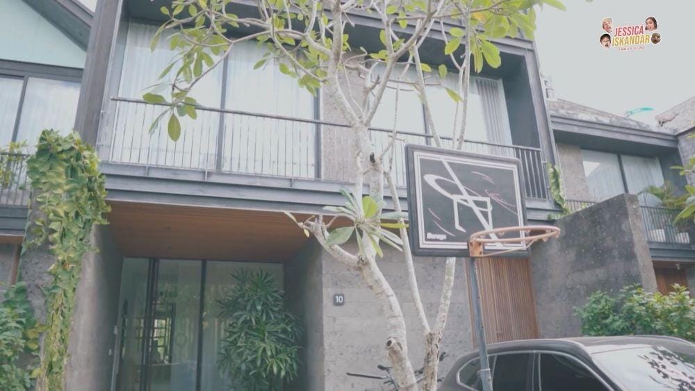 youtube.com/Jessica Iskandar