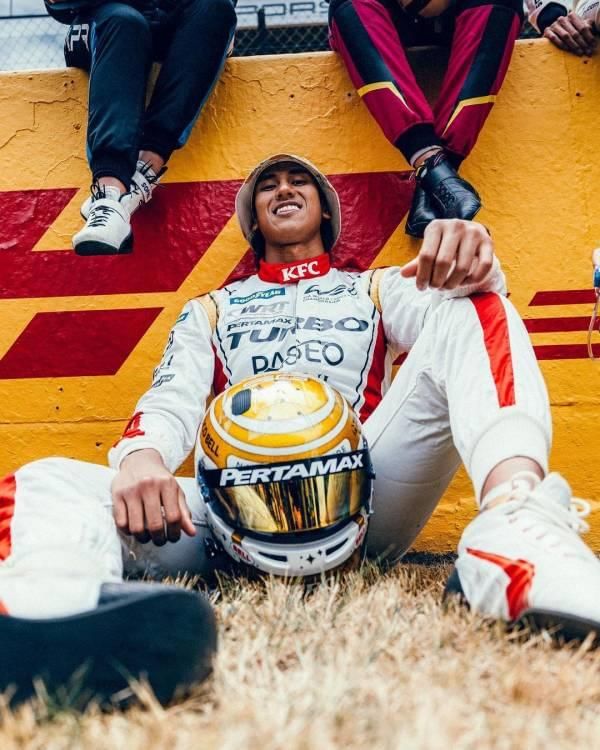 Instagram.com/gelaelized