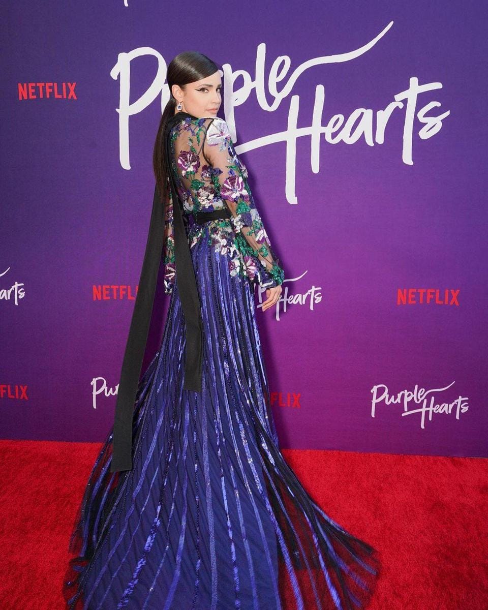 instagram.com/sofiacarson