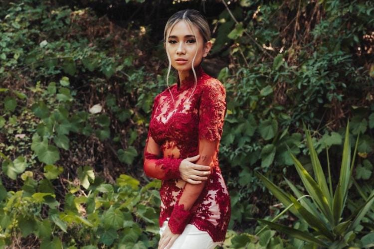 Gaya Artis Indonesia yang Go Internasional saat Pakai Kebaya