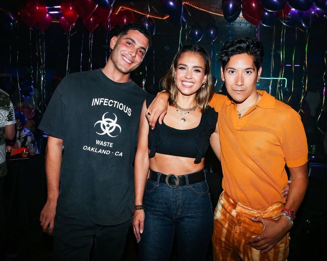 instagram.com/jessicaalba