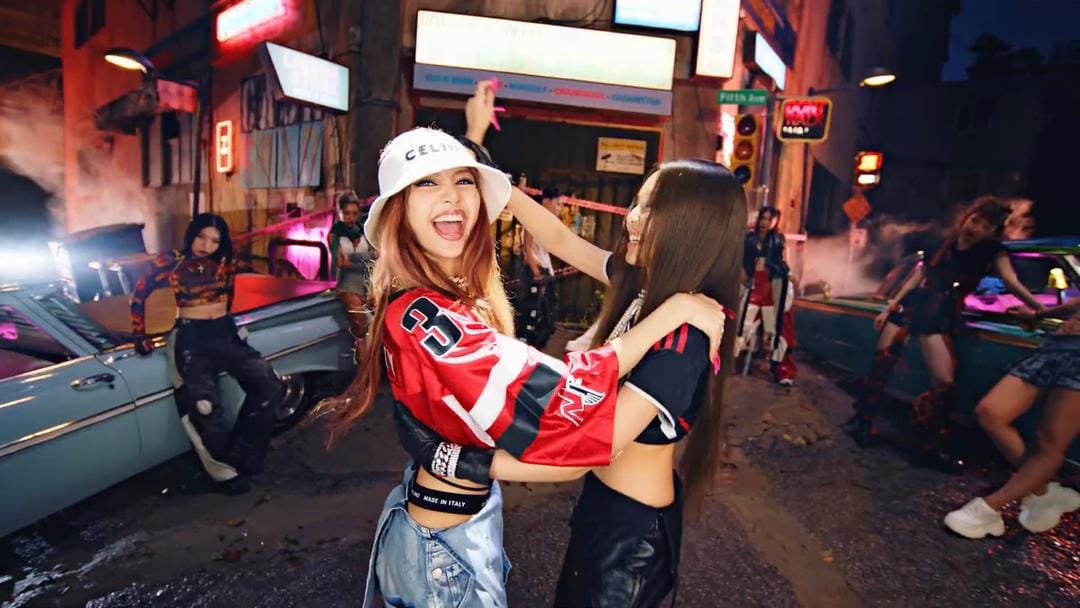 youtube.com/BLACKPINK