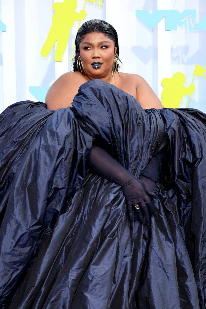 harpersbazaar.com